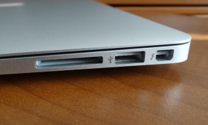2013 MacBook Air Right Side Ports