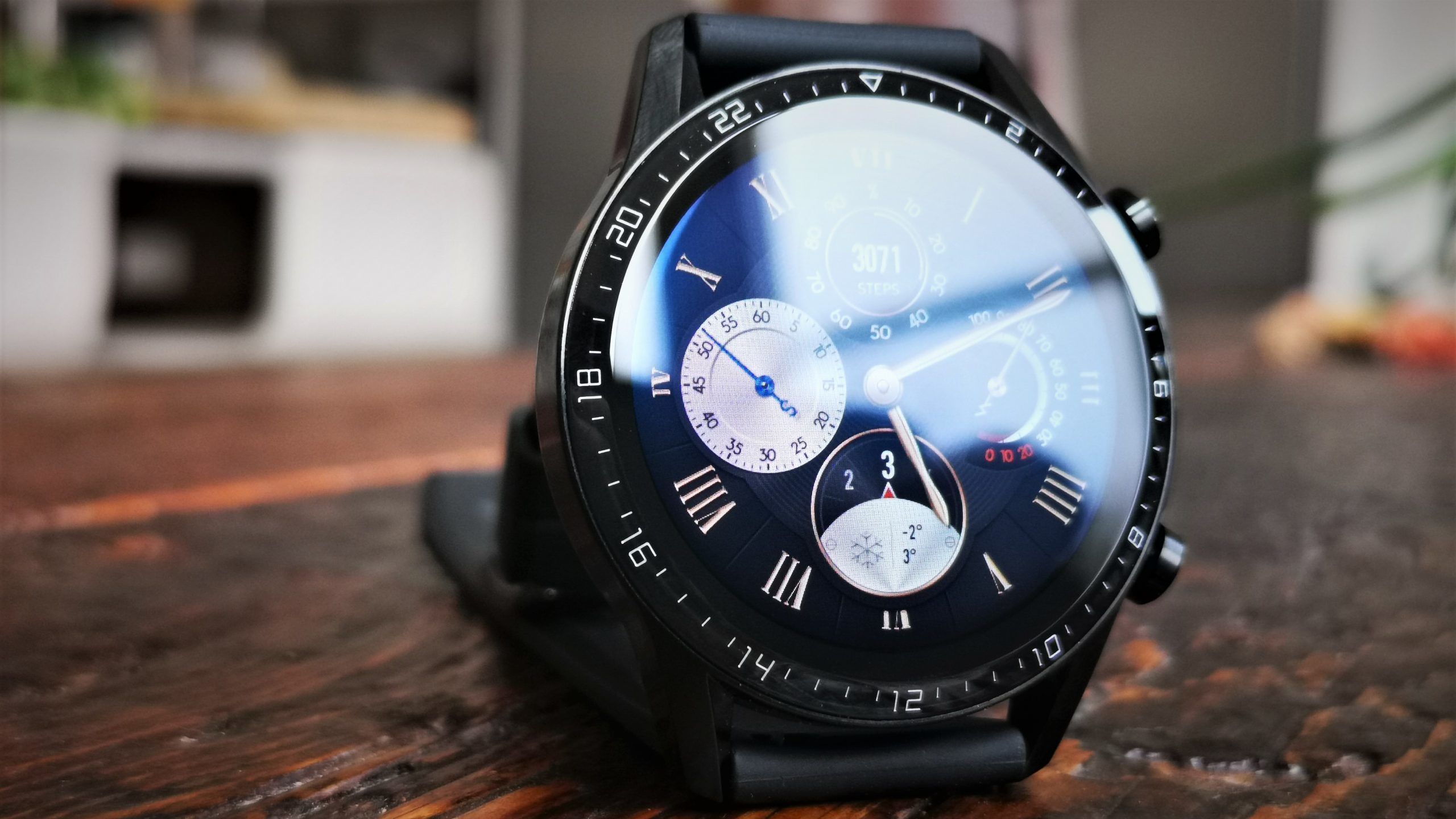 Huawei Watch Review - Unmatchable 14 Day Battery Life | X